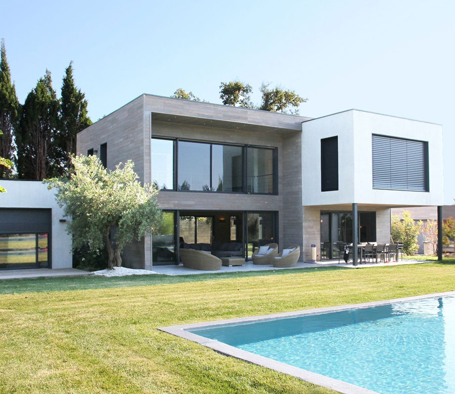 villa design piscine moderne